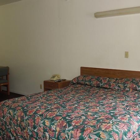 Lees Motel Едисън Екстериор снимка