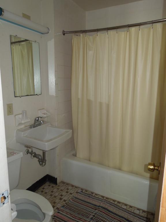 Lees Motel Едисън Стая снимка